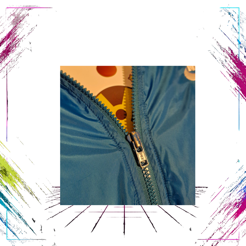 Late 80s Nike Silver Tag Finland National Team warm-up jacket — front zipper detail — ThePlugOfVintage